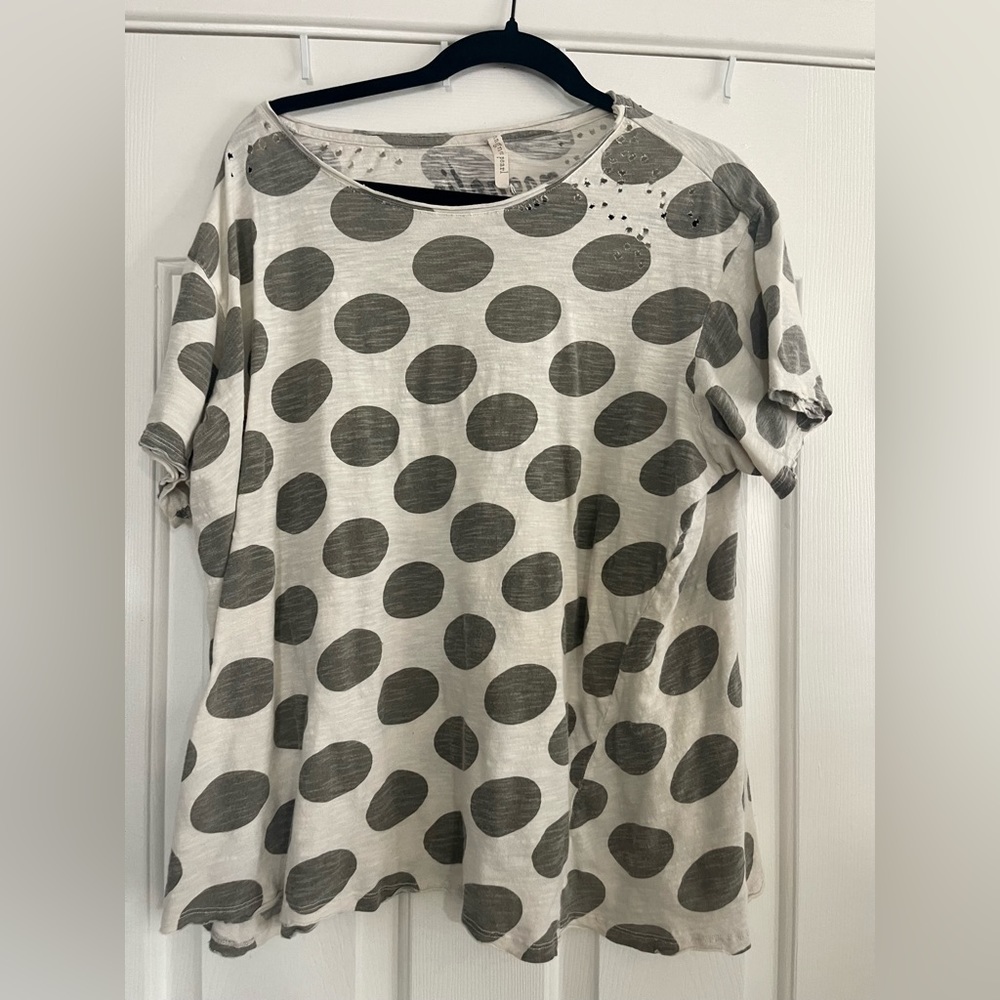 Magnolia Pearl polka dot tee